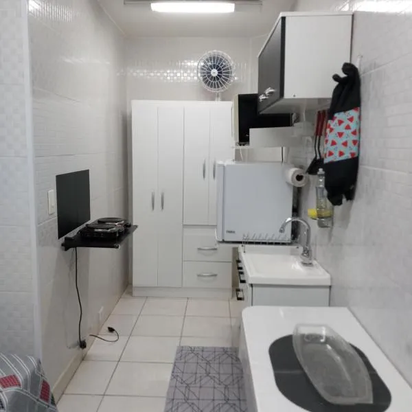 Kitnet a 400m do metrô Vila Sonia Butantã e 3,2km do Morumbis, hotel v Sao Paulu