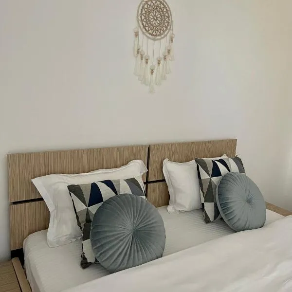 Travel Bucharest Airport Residences-SELF CHECK-IN, hotel v destinaci Sărindăreanca
