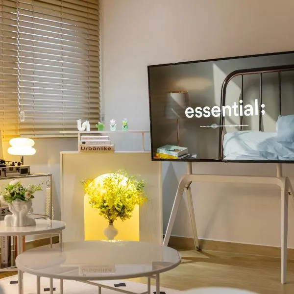 Free pick-up, 4 Beds, near Gangnam, Hongdae, Subway 8 mins, Spacious, hotel in Seoul