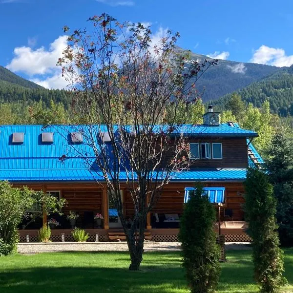 Cougar Mountain Lodge and Resort Cabin Rentals, hotel en Valemount