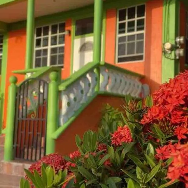 2BR Guest Home - Dominica, hotel v destinaci Pointe Michel