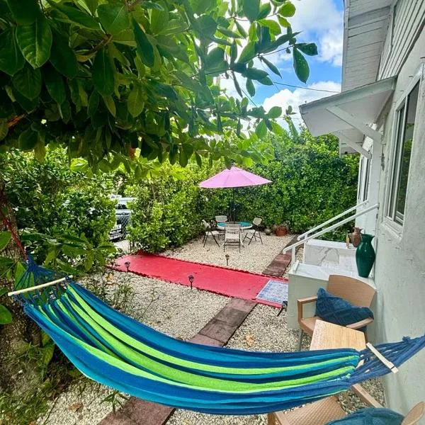 Nice 2 Twin bedroom - Best central location in Miami - Luggage storage, parking and Laundry for free!!!!, hotel in Miami