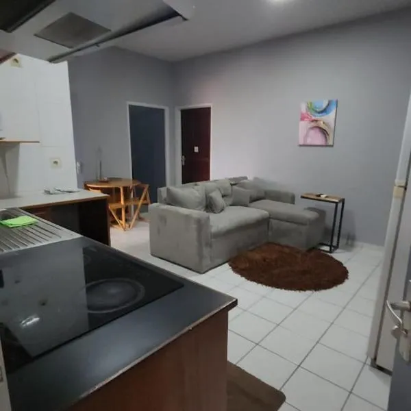 Tropical Breeze Apartments, hotel in Paramaribo
