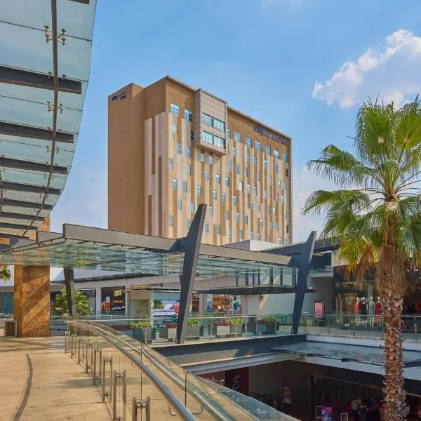 City Express Plus by Marriott Ciudad de México Mundo E, hotel in Mexico City
