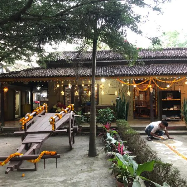 Tharu Community Home Stay, hotel en Chitwan