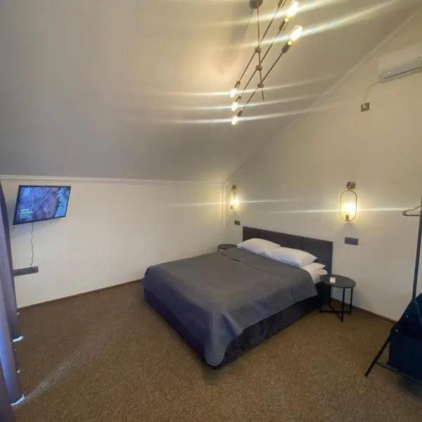 Райский Дворик, Hotel in Pogreby