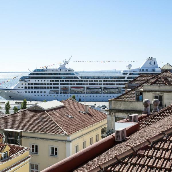 Stay local in Alfama! Deolinda central Home, amazing view