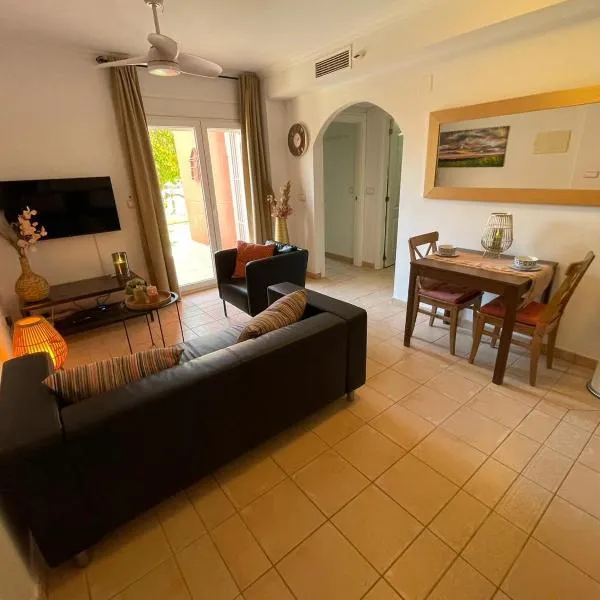 Casa Isabel, with a shared pool, hôtel à Murcie