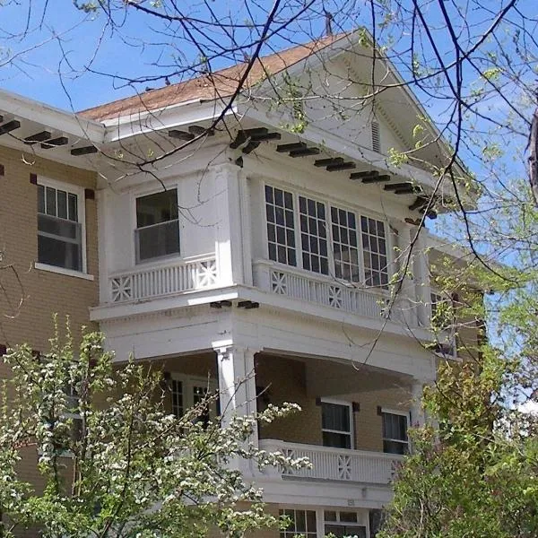 Riverside Hot Springs Inn & Spa - Adults Only, hotel v destinaci Lava Hot Springs