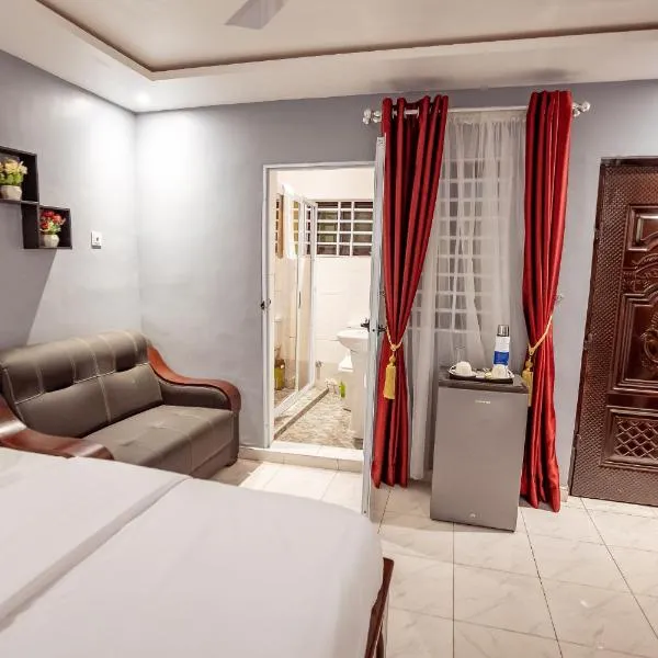 Bella Ella Hotel & Event Center, hotel in Kasoa