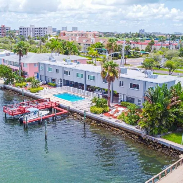 107-Waterfront-Walk to beach-Lovely, hotel in St. Pete Beach
