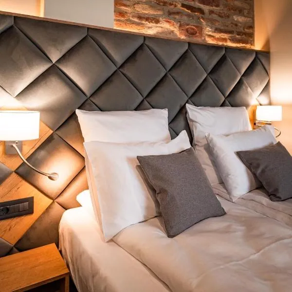 Mustang Boutique Rooms, hotel v destinaci Oradea