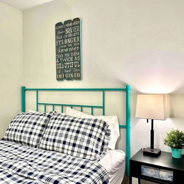 Private Room with Shared Bathroom on the 1st Floor 10 minutes walk to University of Washington, hotel di Seattle