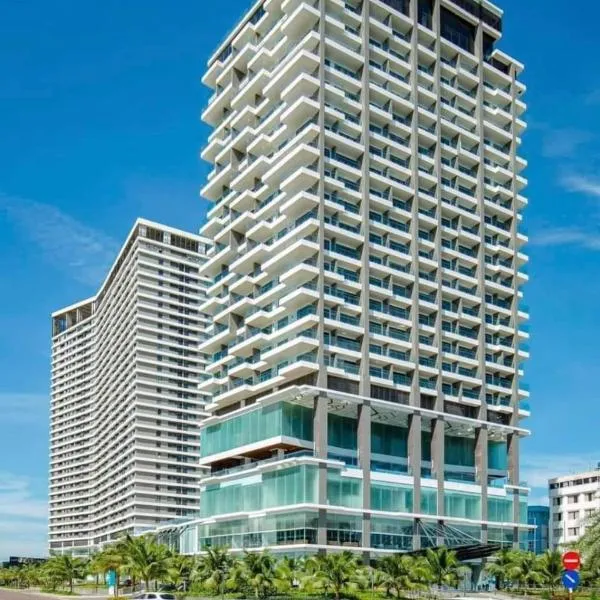FLC Sea Tower Quy Nhơn, ban công view biển, bồn tắm, hồ bơi có phí , gần quản trường, hotel in Quy Nhon