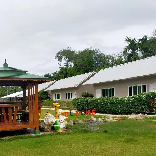 Davy Cottage Phuket, hotel en Thalang