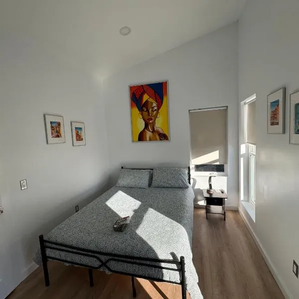 Private room in west Seattle Cartagena inspired, ξενοδοχείο στο Σιάτλ