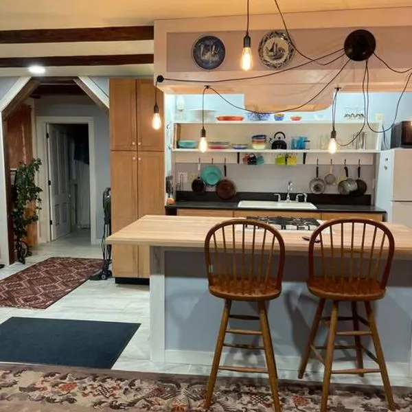 The Apartment at Sky Hollow, hotel in Rochester