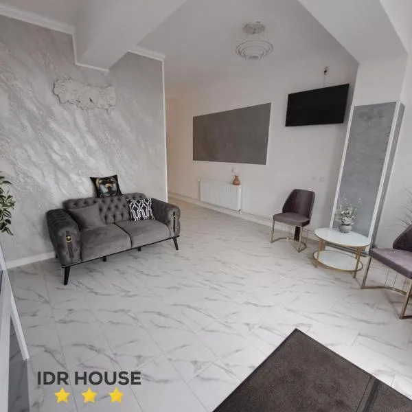 IDR HOUSE, ξενοδοχείο σε Buzău