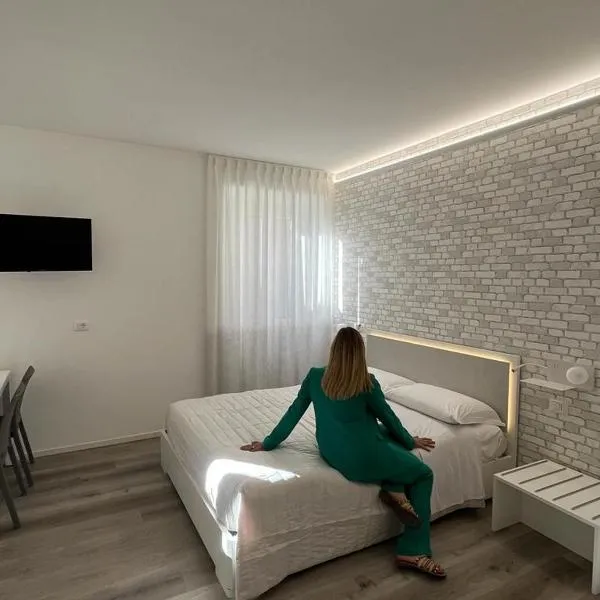Rosso Conero - Le Grotte Rooms & Apartments, מלון בקמראנו