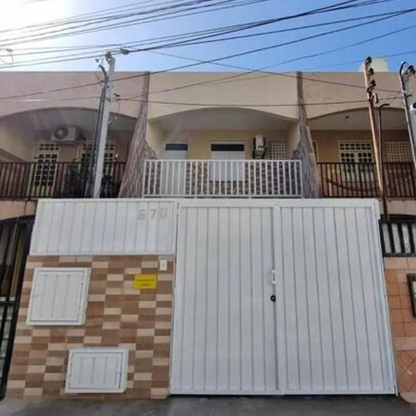 Casa 2/4 para temporada, hotel in Aracaju