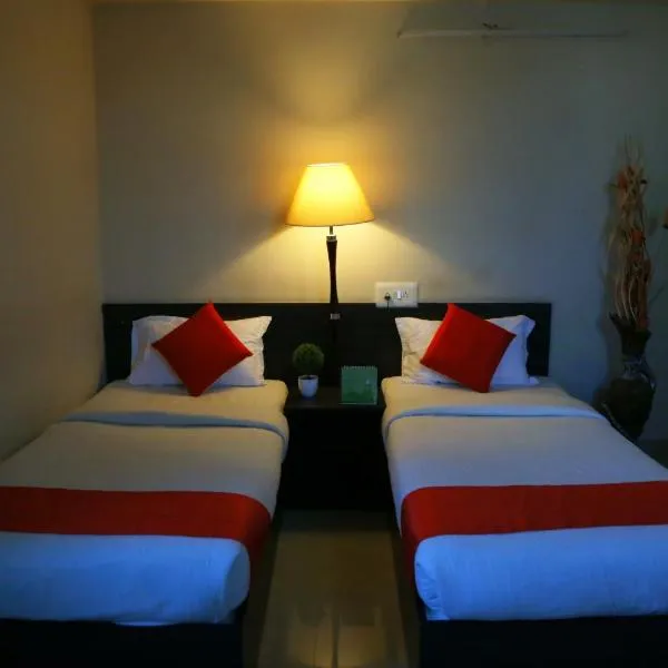 Orange Corner Hotel, Airport pickup & drop Available 24X7, hotel in Yelahanka