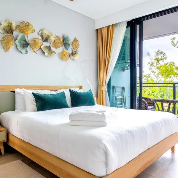 Cassia 2 BR Lake&Road View apt by NLA，位于邦涛海滩的酒店