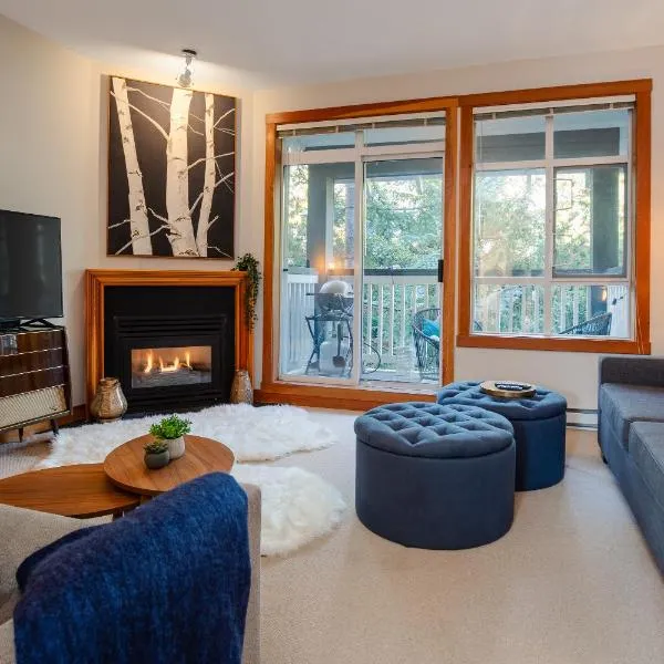 2BR Very Spacious Townhome in a Great Location by Harmony Whistler, ξενοδοχείο σε Γουίσλερ