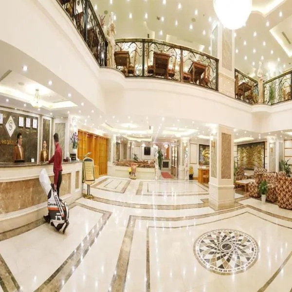 A25 Luxury Hotel，位于河内的酒店