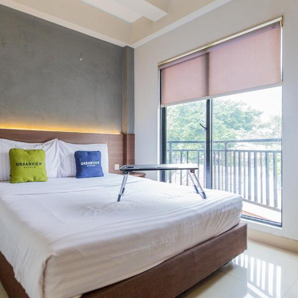 Urbanview Hotel Slipi Inn Palmerah by RedDoorz