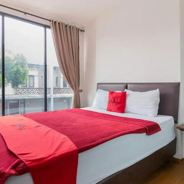 RedDoorz Plus near ICE BSD 2, ξενοδοχείο σε Τάνγκερανγκ