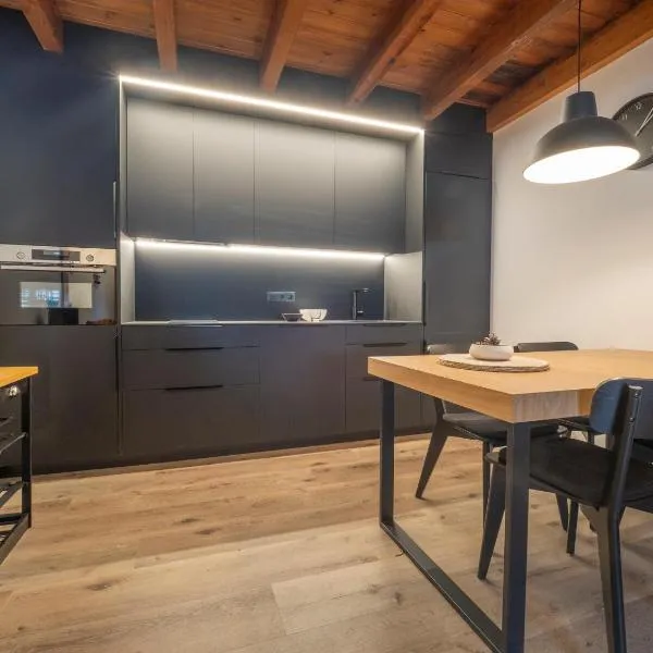 Heima Riu d'Incles 2-2, hotel in Incles