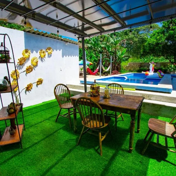 Amancay House, Jacuzzi and Pool, hôtel à San Cristóbal