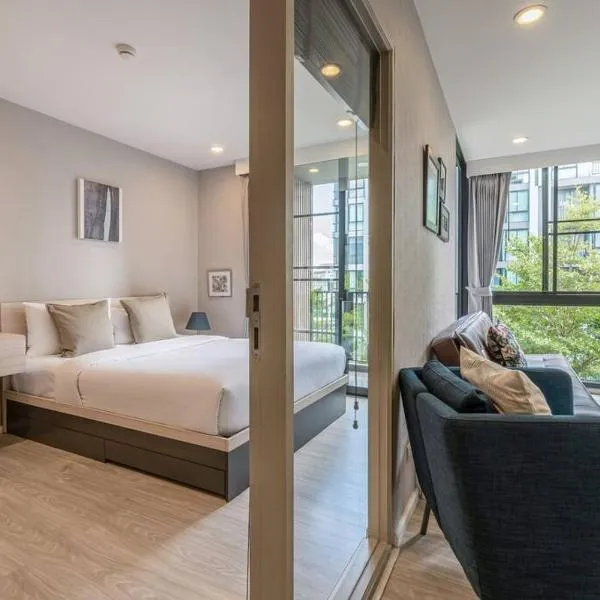 Modern Condo in Nimman (F407) by Pimolplace, hotel in Chiang Mai