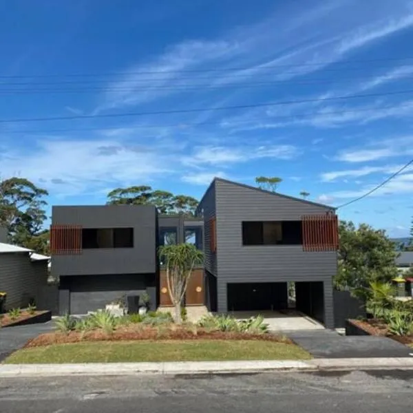 Hyams Beach House B - Brand new lux beach oasis, hotel v destinaci Hyams Beach
