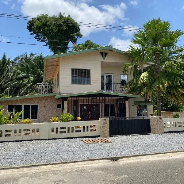 Osso fu mi ati (huis van mijn hart), hotel en Paramaribo