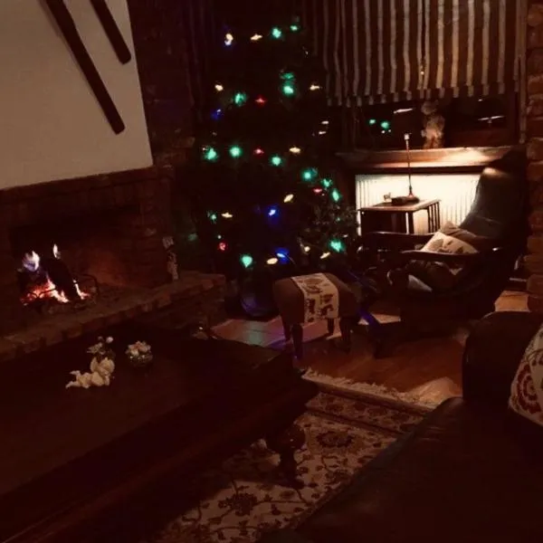 πετρινο σαλε, hotel i Palaios Agios Athanasios