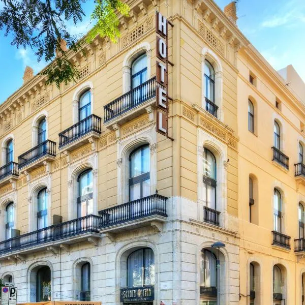 Hotel Lauria, hotel em Tarragona