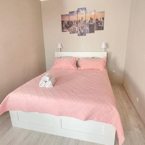 # 50 Солнечная комфортная студия, hotel in Atyraū