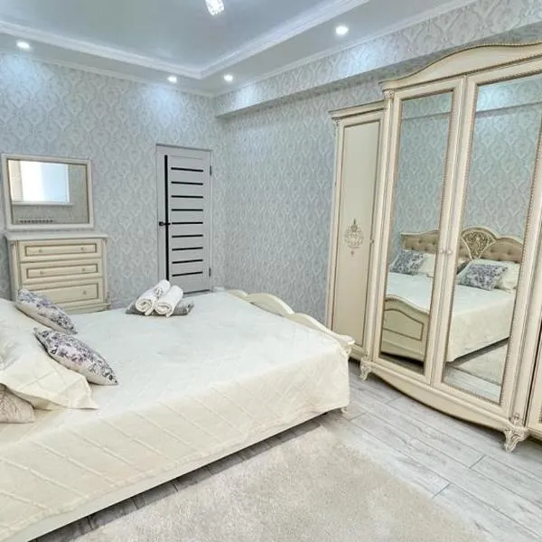 # 268 Светлая и уютная квартира, ξενοδοχείο σε Aτιράου