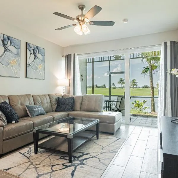 Greenlinks at Lely Luxury White Orchid Fully Renovated Modern 1st floor 3bdr Golf Resort Villa, hotel u gradu 'Naples'