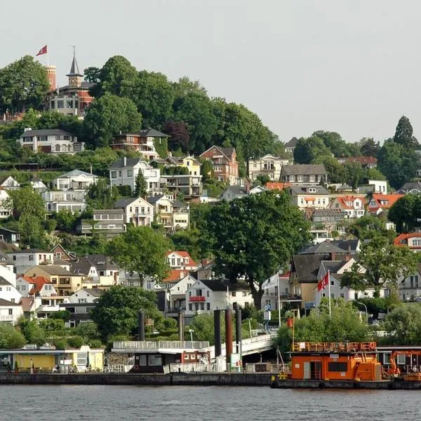Peaceful Apartment-3 Zi, Loggia & Garden in Blankenese, hotel v Hamburku