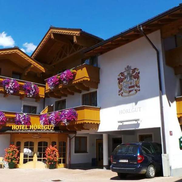 Hotel Hörlgut, hotel di Maria Alm am Steinernen Meer