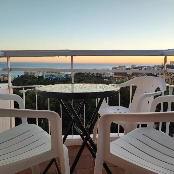 Hercules Paradise 531 Apartamento con vistas al mar Mediterráneo en Benalmádena a pasos del centro y su vibrante Zona Comercial disfruta de una experiencia única en la Costa del Sol Málaga Andalucía well-connected to the airport, hotel i Benalmádena