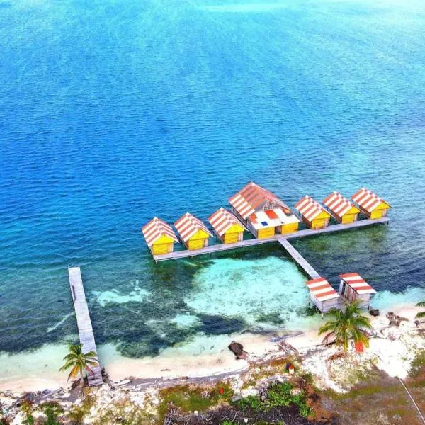 Cabañas sobre el mar en Guna Yala, hotel em Playón Chico