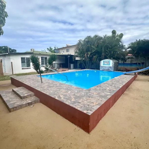 Crash Boat 1, hotel i Matias