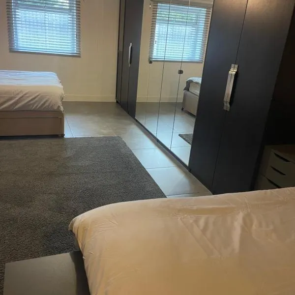 50A Green Lane, hotel in Cranford