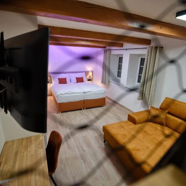 Penzion pod Hazmburkem, khách sạn ở Klapý