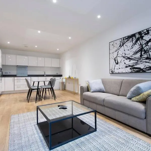 Stunning Luxury 2 Bedroom London Apartment, hotel in London