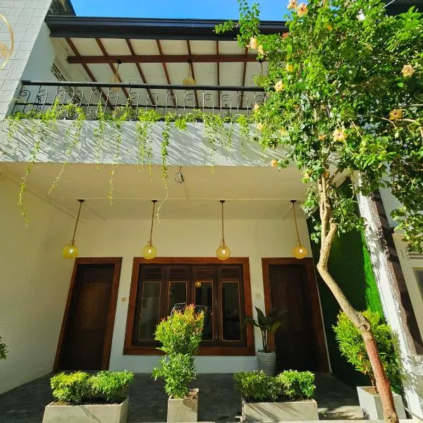 Galle Face Terrace Hostel by Tourlux, hotel in Colombo