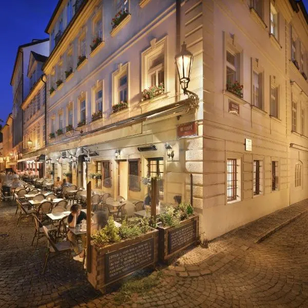 Hotel At the Golden Scissors, hotel v Praze